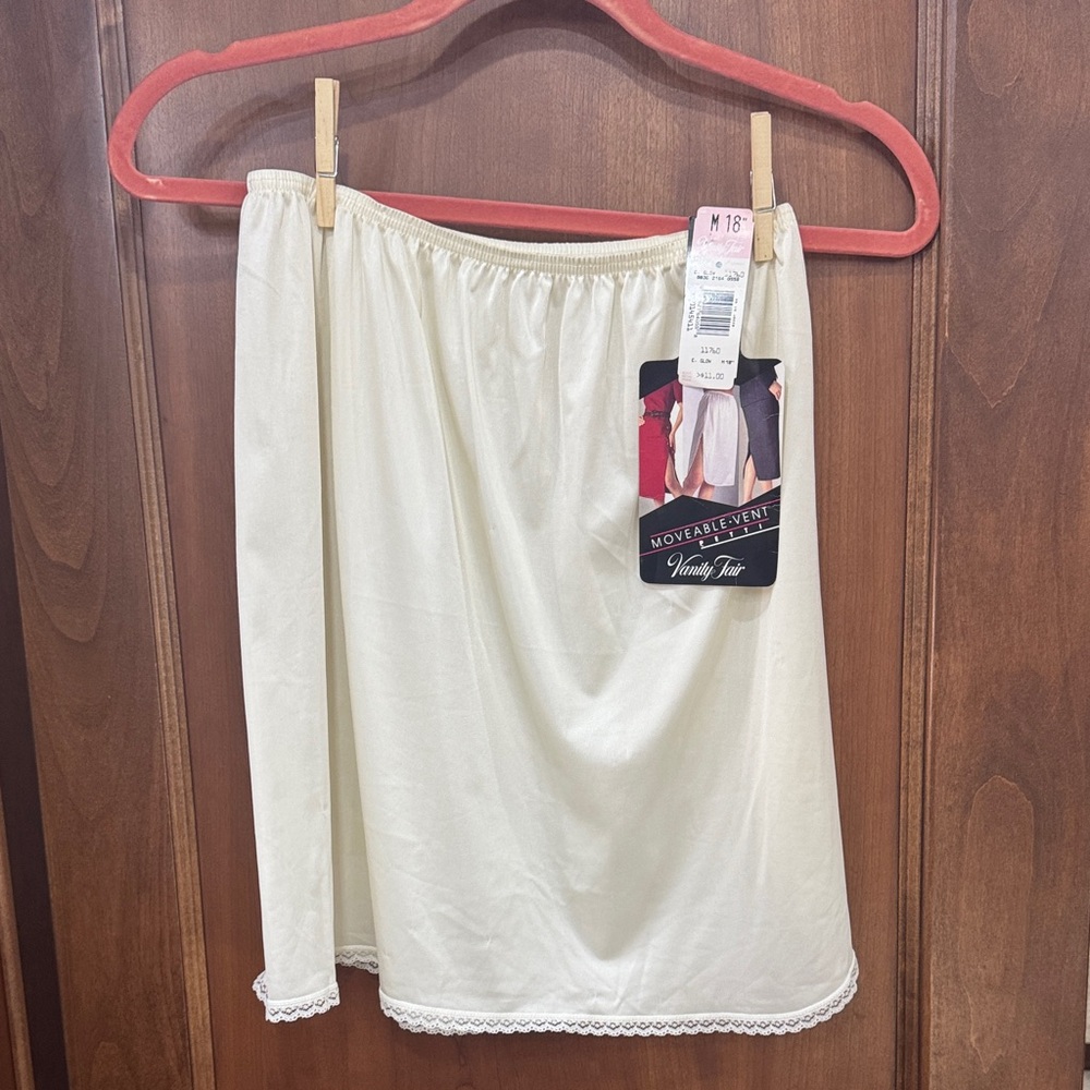 Vanity Fair Women's Ivory Lace Trim Slip